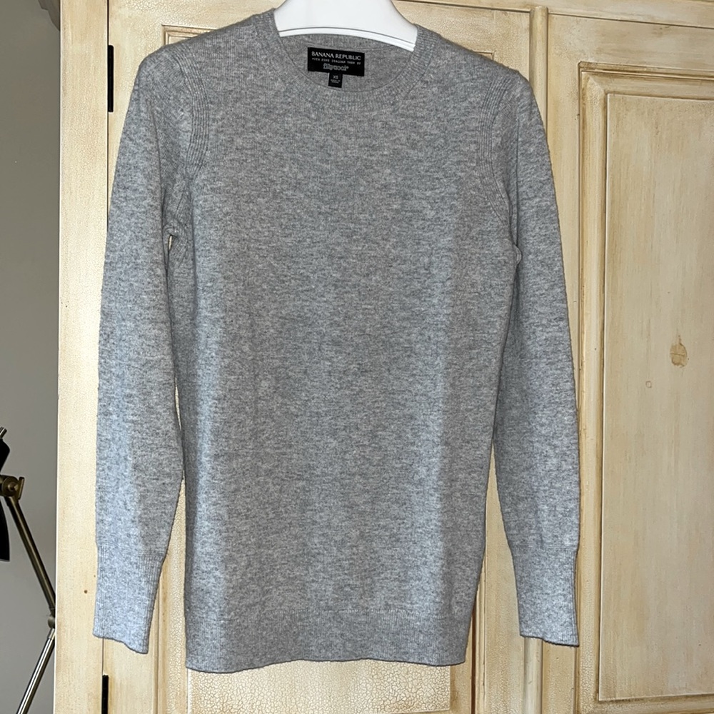 Banana Republic filpucci merino wool blend long sleeve gray sweater